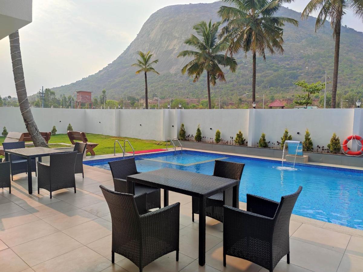 Silver Cloud Nandigunda Exterior photo